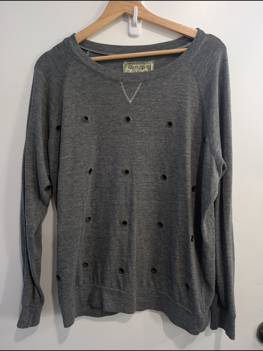 Nation LTD Allover Metal Grommet Pullover Lightweight Sweatshirt Sz Medium Gray